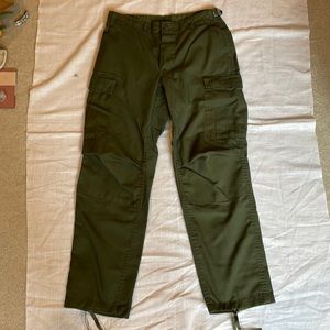 Rothco BDU pants in olive green, size small.